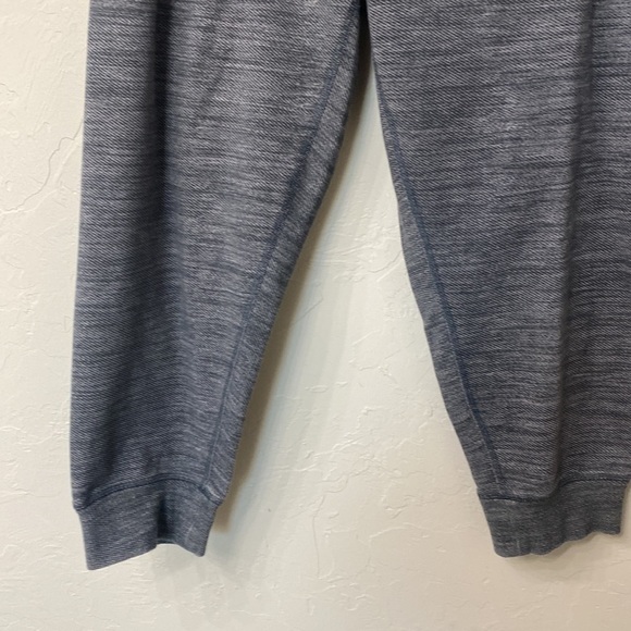 Lululemon grey crop joggers size 8 - Picture 3 of 10